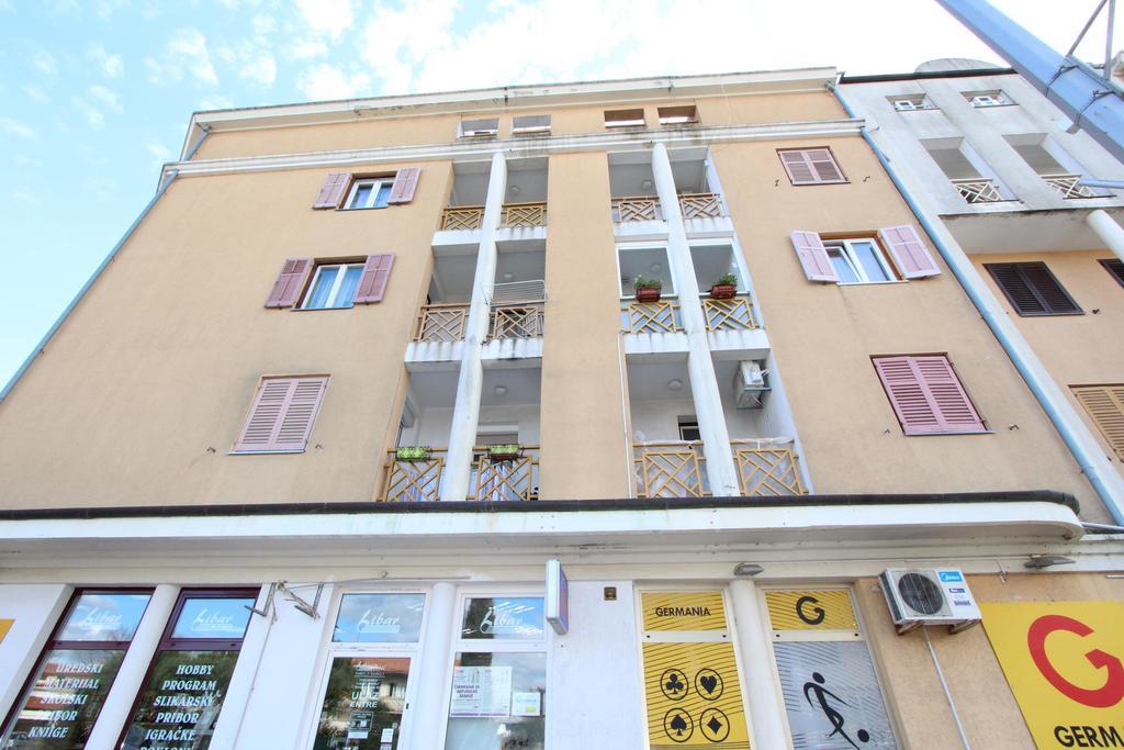 Room Roma Ровінь Екстер'єр фото