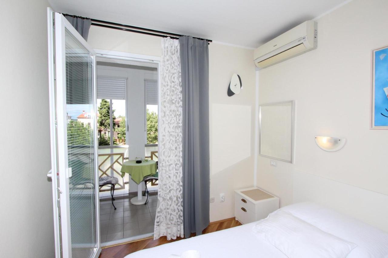 Room Roma Ровінь Екстер'єр фото